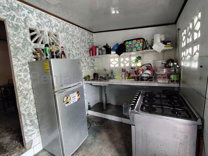 VENTA TERRENO CON CASAS PARA COMERCIO CAPIRA