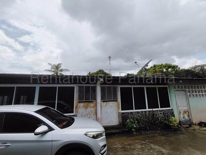 VENTA TERRENO CON CASAS PARA COMERCIO CAPIRA