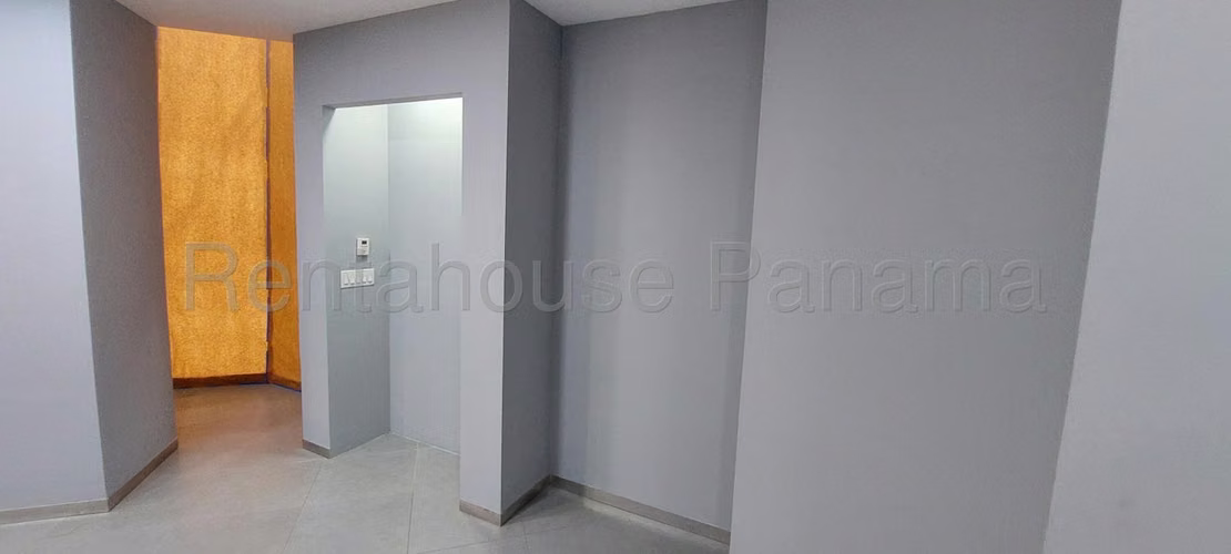 VENTA LOCAL COMERCIAL MEGAMALL TOCUMEN - Imagen 6