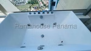 Alquiler de Apartamento con 92m2 en Punta Pacifica PH Toc 26-8927SR