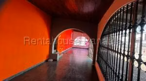 Venta de Casa con 713m2 en San Francisco 26-8935SR