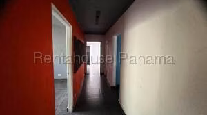 Venta de Casa con 713m2 en San Francisco 26-8935SR