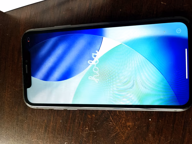 Vendo iPhone 11 Negro — Buen Estado - Imagen 3