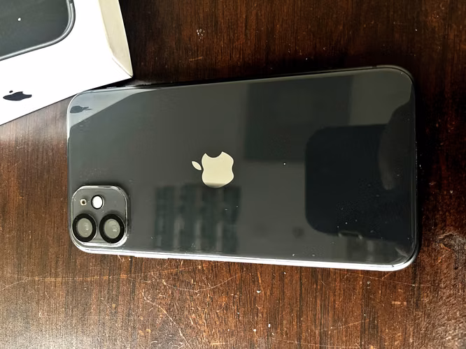 Vendo iPhone 11 Negro — Buen Estado - Imagen 4