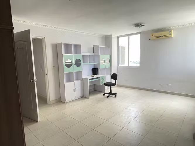 Amplio Apartamento en Alquiler en Dos Mares – 280 m²
