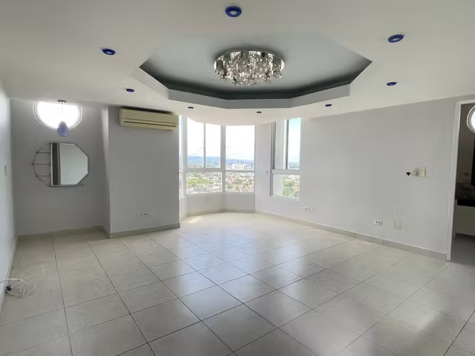 Amplio Apartamento en Alquiler en Dos Mares – 280 m²