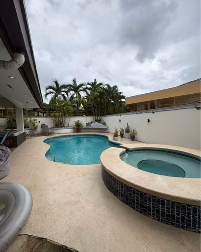 EXCLUSIVE OPPORTUNITY – LIVE OR INVEST BIG