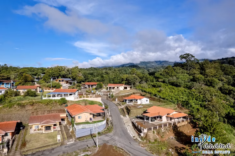Casa de 3 Rec. en Volcancito Village Boquete - Imagen 3