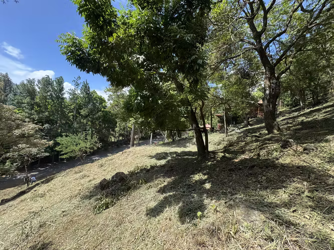 Rebajado Terreno en Venta en Altos del Maria – Lucca
