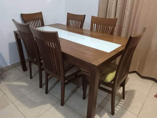 REMATE DE MESA DE Comedor Negociable