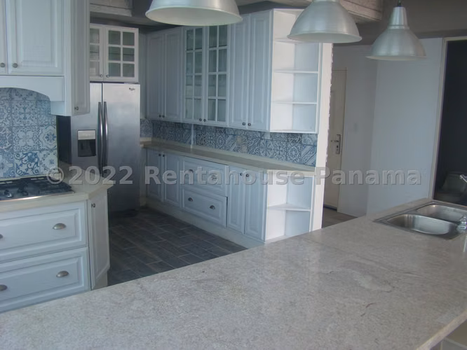 Se Vende Apartamento en Coco del Mar LA26-4298