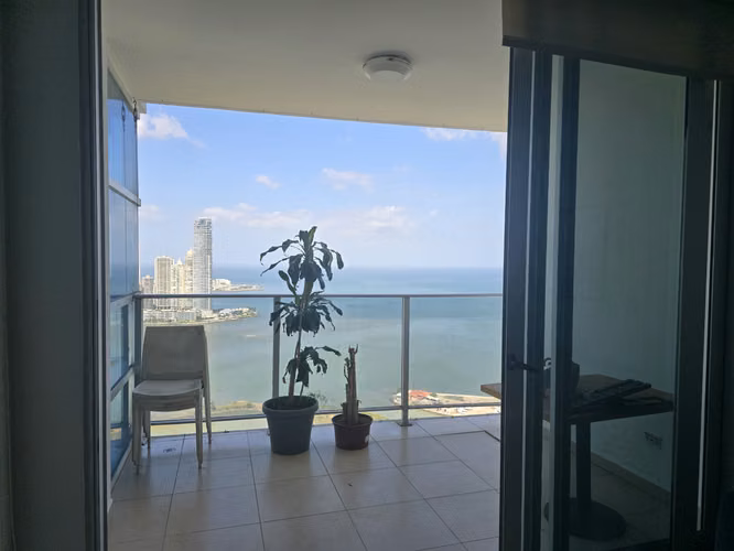 Alquiler o venta de hermosos apto en Av Balboa
