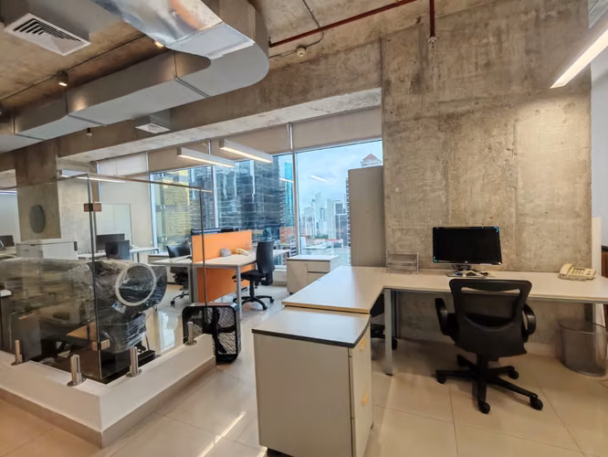 VENTA OFICINA TERMINADA EN OBARRIO SORTIS BUSINESS TOWER CPV