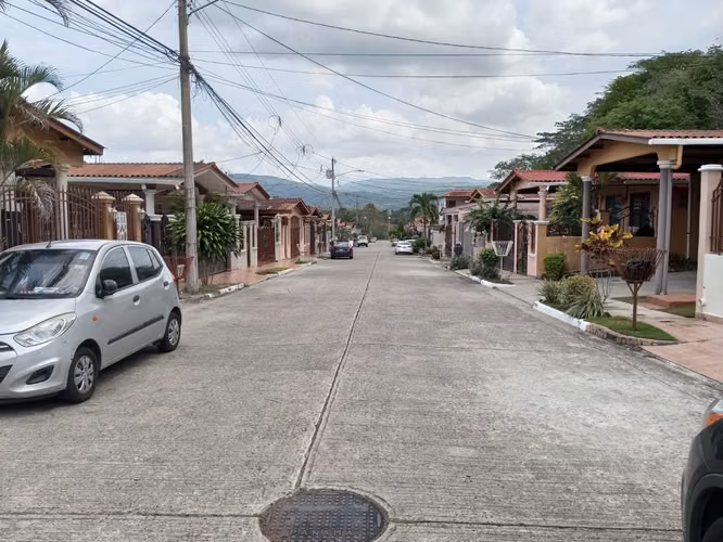 Se vende casa en Brisas del Golf