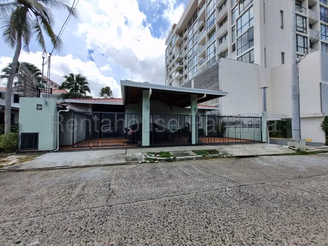 HOUSE FOR SALE ALTOS DEL GOLF GM