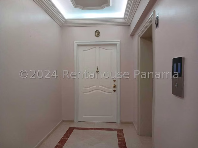 Alquiler de Bello Apartamento Semi Amoblado en Av Balboa 24*10730Mfk