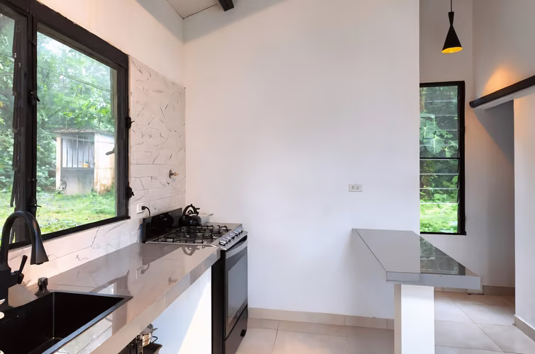 Oportunidad! Se Vende Casa en Amplio terreno en Altos del Maria - Imagen 9