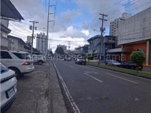 Venta de Local Comercial con 1810m2 en Parque Lefevre 26-8944SR