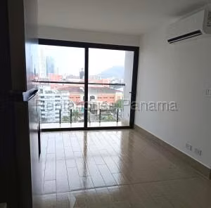 Alquiler de Apartamento con 62m2 en Bellavista PH Armonia 26-8960SR