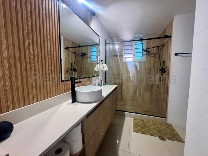 Alquilo Apartamento en AMOBLADO en El Cangrejo VITRO LOFT OF 26-8963
