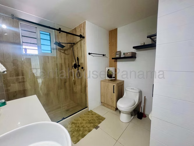 Alquilo Apartamento en AMOBLADO en El Cangrejo VITRO LOFT OF 26-8963