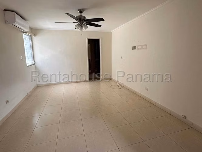 Venta de Casa en Altos del Golf 358 Mts PD