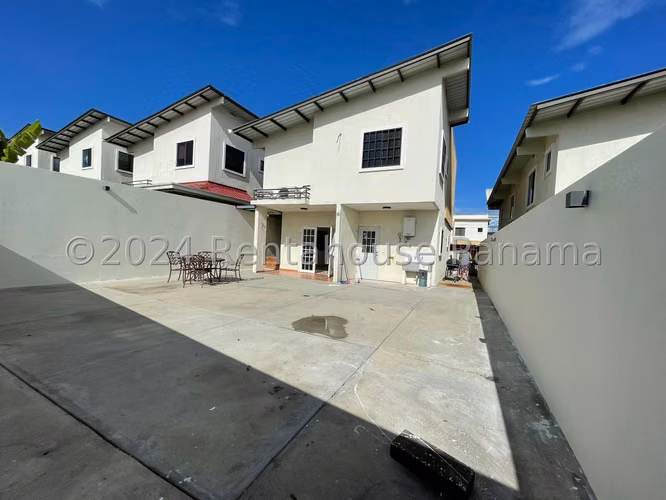 Casa en Venta en Las Cumbres RJ