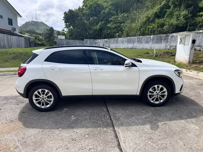 Mercedes Benz GLA180 DEL 2021 NITIDO - Imagen 3
