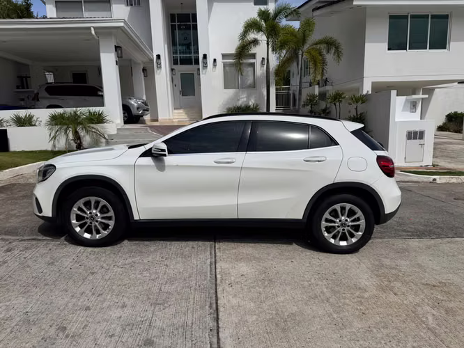 Mercedes Benz GLA180 DEL 2021 NITIDO - Imagen 6