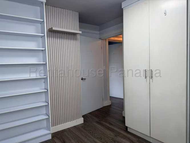 Apartamento en Venta en Condado del Rey JG
