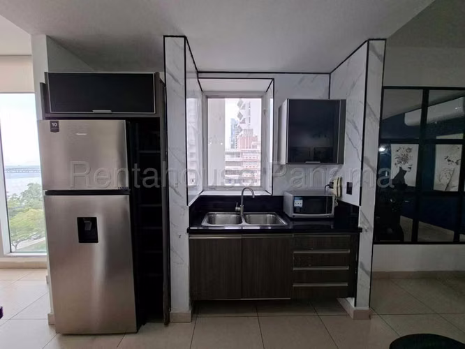 Apartamento en Alquiler en Avenida Balboa JG