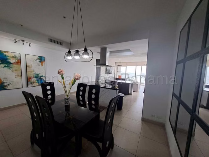Apartamento en Alquiler en Avenida Balboa JG