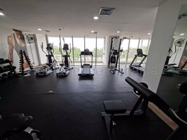 Se alquila apartamento en Avenida Balboa KC