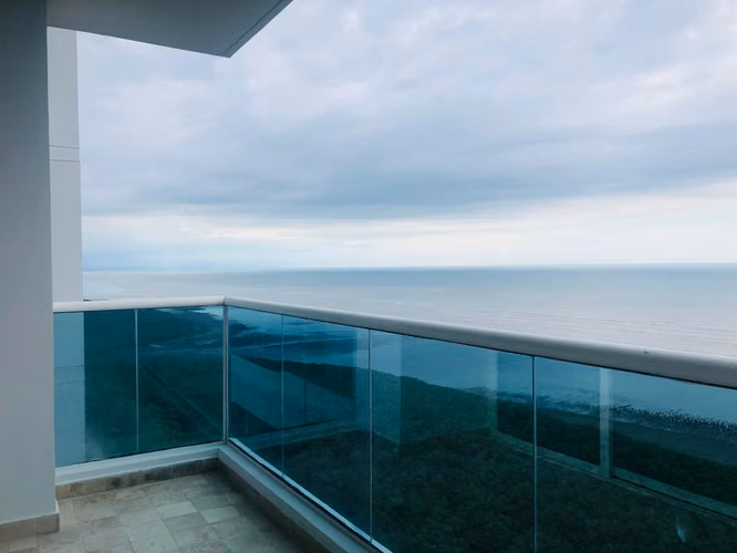 COSTA DEL ESTE - Apartamento de 368 M² - 3 Recámaras - Piso Alto - Frente al Mar