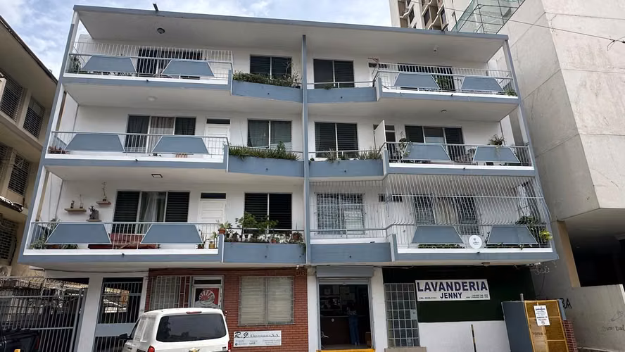 SE ALQUILA APTO EN OBARRIO - EDIFICIO CARMELA