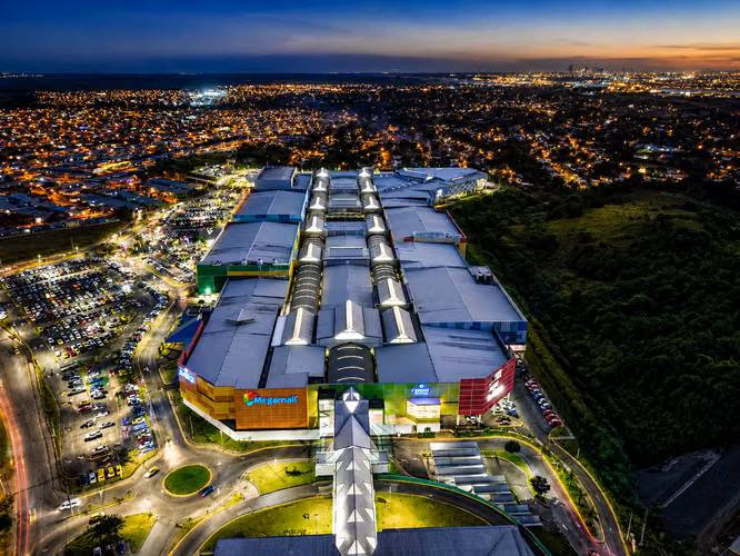 Venta de Local en Centro Comercial Megamall, 559m2