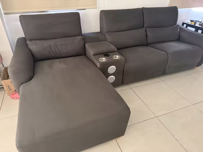It sells Beautiful Modern Room Game!