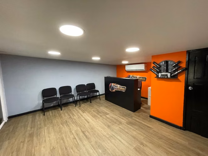 SE VENDE CENTRO AUTOMOTRIZ 400M EN VILLA LUCRE VIA PRINCIPAL