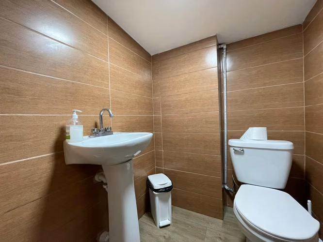 SE VENDE CENTRO AUTOMOTRIZ 400M EN VILLA LUCRE VIA PRINCIPAL