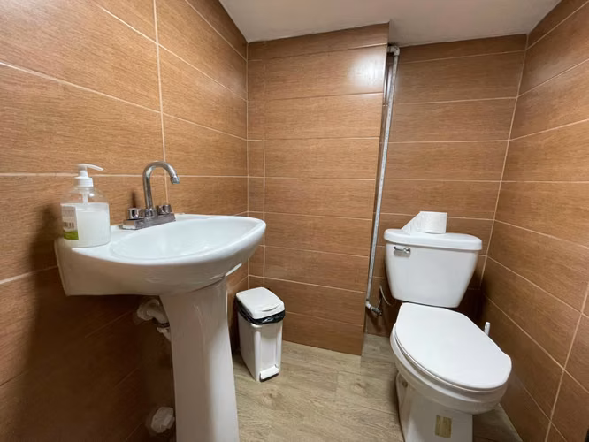 SE VENDE CENTRO AUTOMOTRIZ 400M EN VILLA LUCRE VIA PRINCIPAL