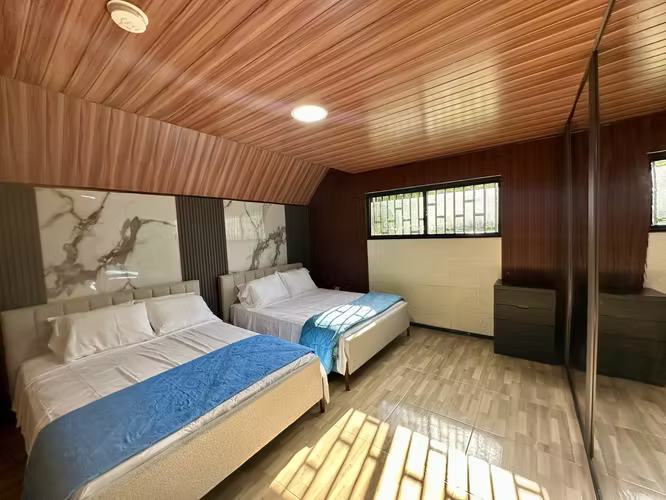 SE ALQUILA/VENDE EXCLUSIVA CABAÑA FULL AMOBLADA EN ÁREA CÉNTRICA DE VOLCAN