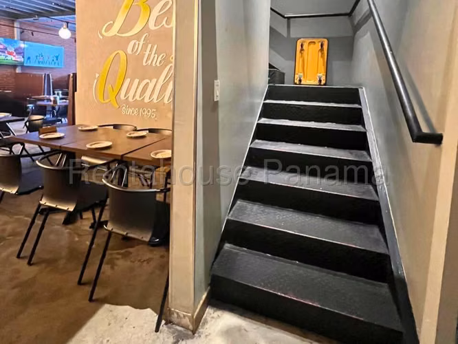 Alquiler de local comercial en San Francisco AK - Imagen 6