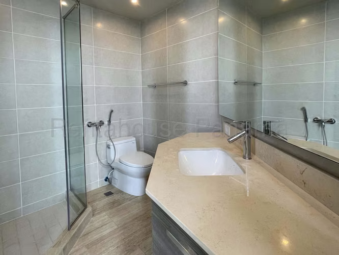 Se Vende Apartamento en Costa del Este MDV26-8975