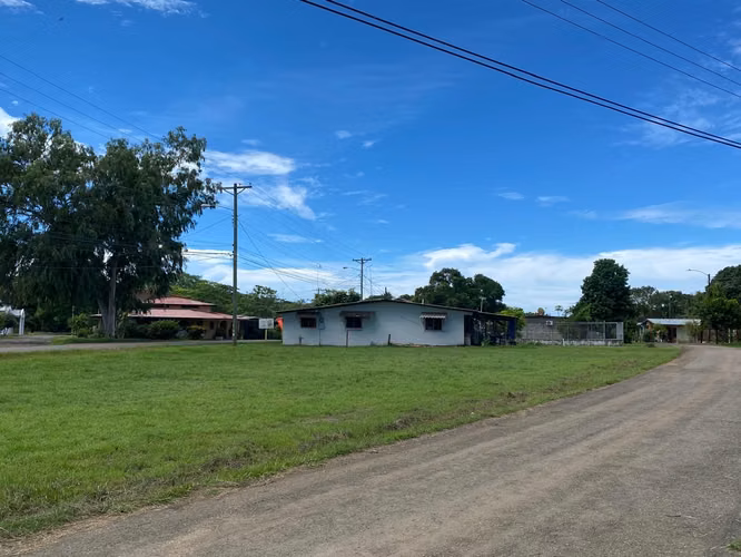 SE VENDE CASA EN LAS TABLAS - Imagen 5