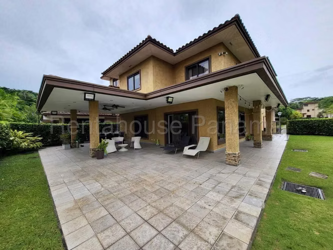 Venta de casa en Embassy Club 26MVCH8990