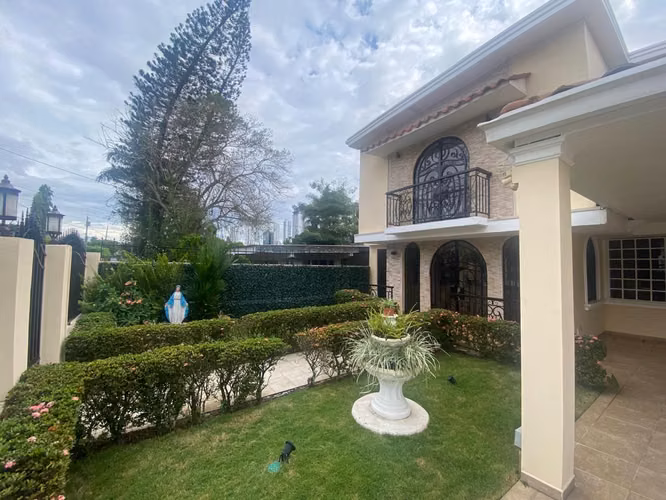 Se Vende Residencia en San Francisco Panamá, Exclusiva y de 2 Niveles