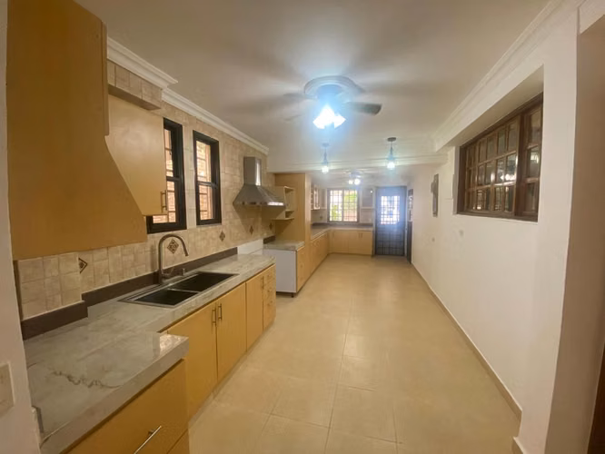 Se Vende Residencia en San Francisco Panamá, Exclusiva y de 2 Niveles