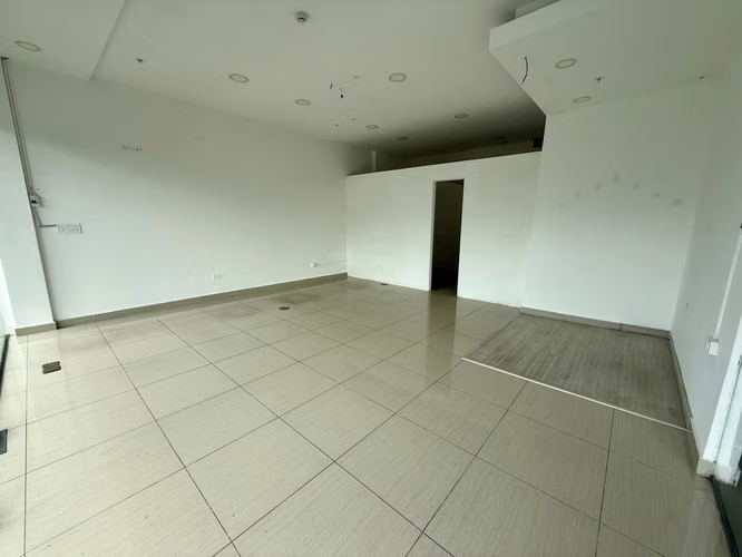 La Peatonal 68 · Primer Piso | 70 m² | Doble Vitrina | San Francisco