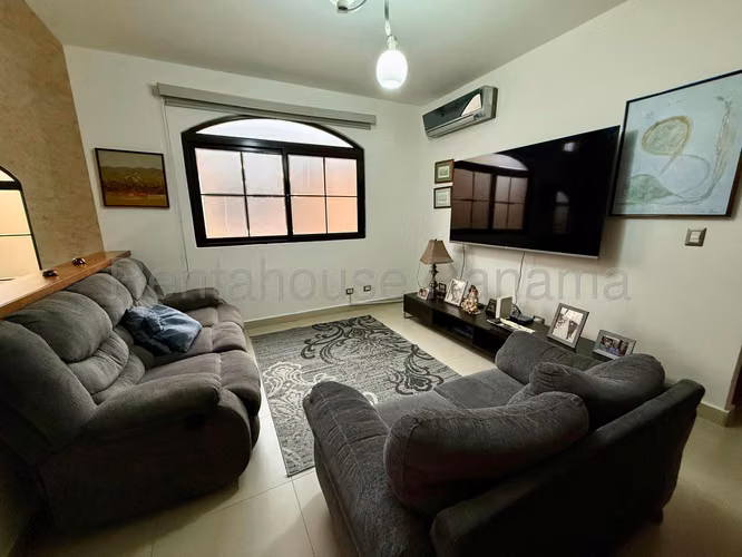 ALQUILER DE CASA EN EL DORAL COSTA SUR HQ