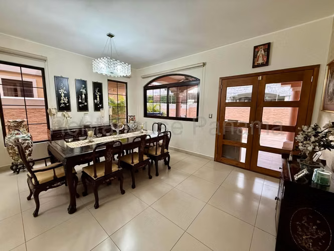 ALQUILER DE CASA EN EL DORAL COSTA SUR HQ
